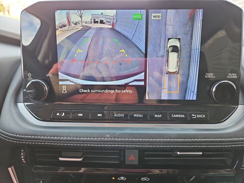 Used 2023 Nissan Rogue SL w/ SL Premium Package image 19