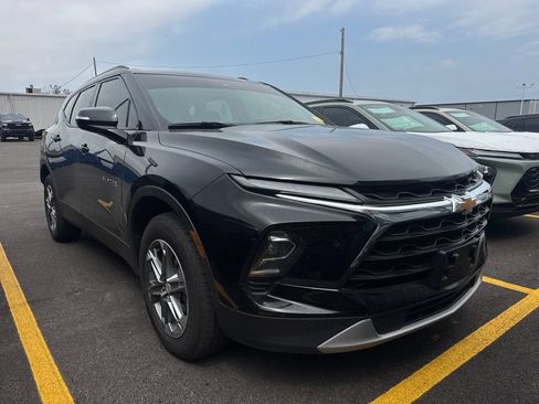 Used 2024 Chevrolet Blazer LT AWD/4WD image 2