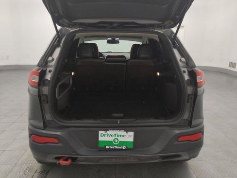 Used 2018 Jeep Cherokee Trailhawk image 29