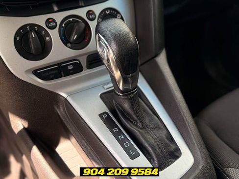 Used 2013 Ford Focus SE FWD image 16