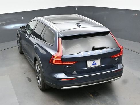 Used 2025 Volvo V60 B5 Cross Country Plus AWD/4WD image 21