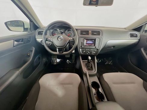 Used 2017 Volkswagen Jetta S image 19