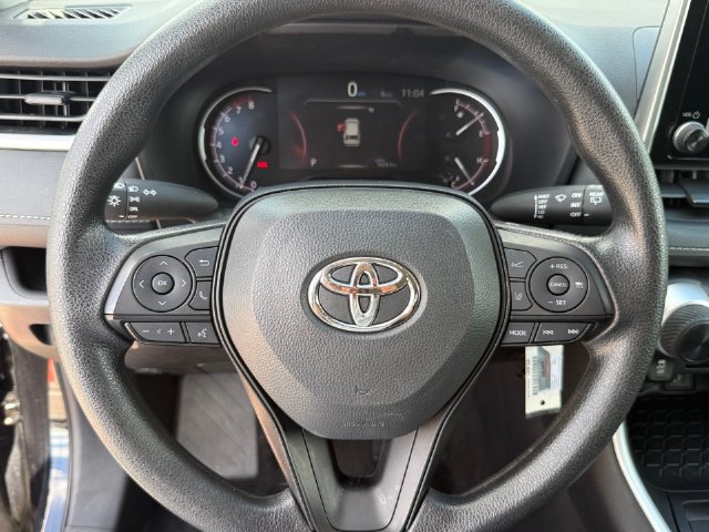 Used 2025 Toyota RAV4 LE AWD/4WD image 15