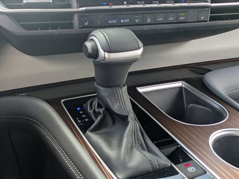 Used 2024 Toyota Sienna XLE image 13