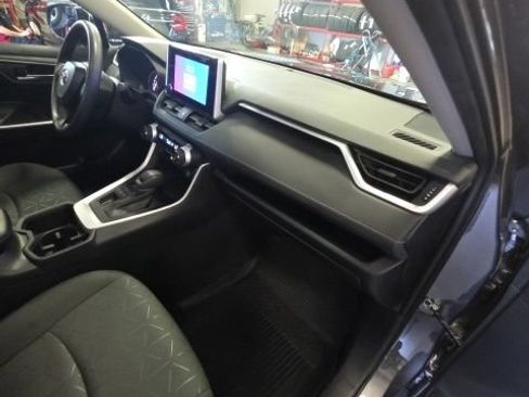 Used 2024 Toyota RAV4 XLE AWD/4WD image 22
