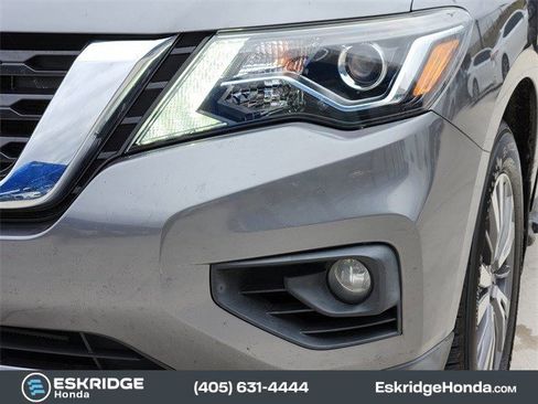 Used 2020 Nissan Pathfinder SV image 10