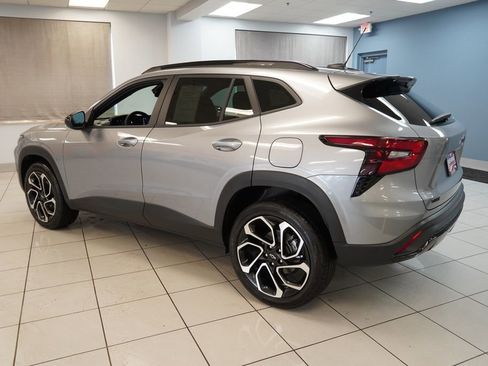 Certified 2025 Chevrolet Trax RS w/ Driver Confidence Package image 7