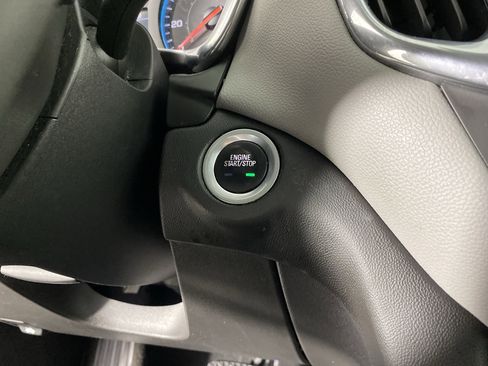 Used 2020 Chevrolet Equinox LS image 23