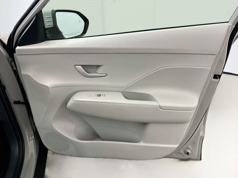 Used 2025 Hyundai Kona SEL AWD/4WD image 33