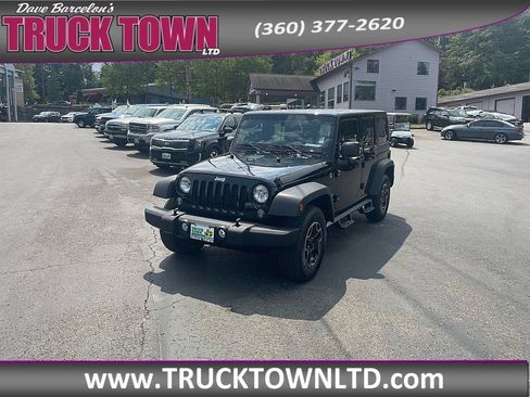 Used 2015 Jeep Wrangler Unlimited Sport w/ Max Tow Package AWD/4WD image 1