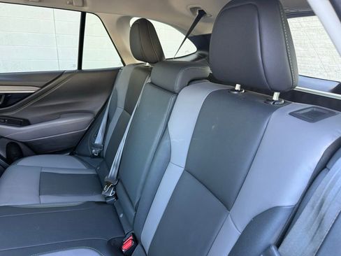 Certified 2025 Subaru Outback Onyx Edition AWD/4WD image 27