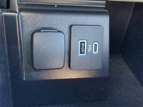 Used 2023 Ford Explorer ST-Line w/ Class IV Trailer Tow Package image 29