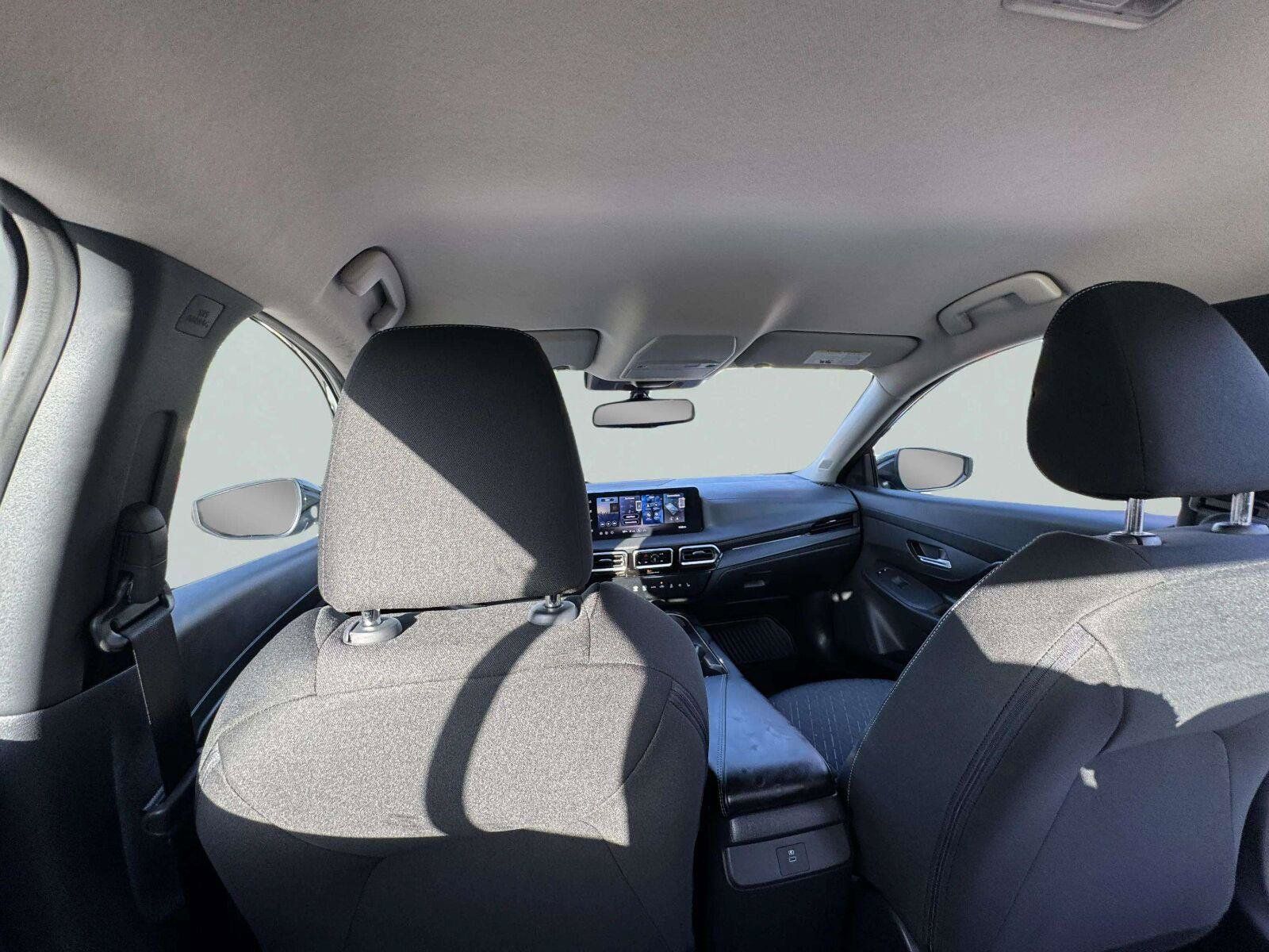 Used 2026 Nissan Sentra SV w/ SV Convenience Package FWD image 32