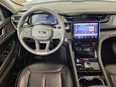 Used 2023 Jeep Grand Cherokee 4WD 4xe image 9