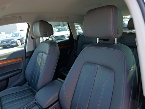 Certified 2022 Audi Q5 2.0T Premium w/ Convenience Package image 10