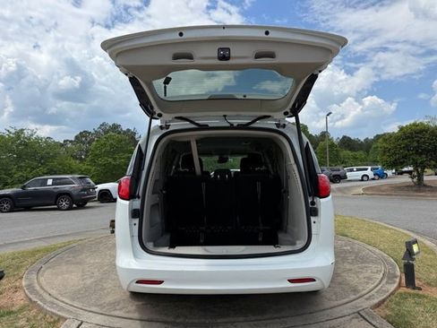 Used 2023 Chrysler Voyager LX FWD image 27
