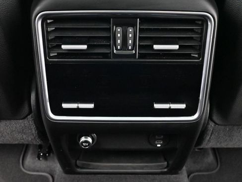Used 2021 Porsche Cayenne S image 8