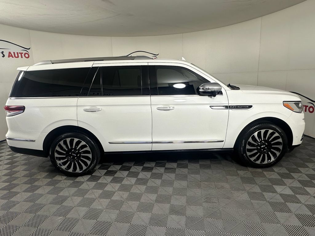 Used 2023 Lincoln Navigator Black Label AWD/4WD image 11