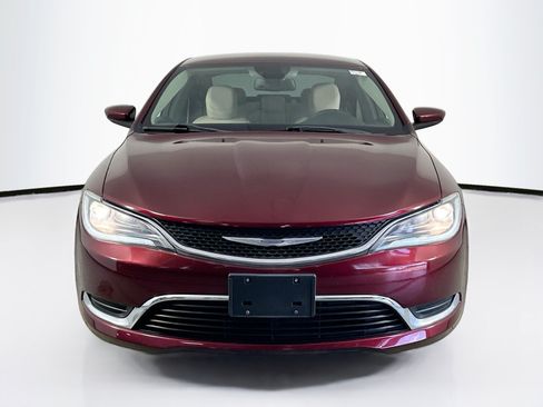 Used 2017 Chrysler 200 Limited Platinum w/ Comfort & Convenience Group FWD image 2