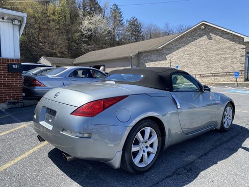 Used 2005 Nissan 350Z Touring image 7
