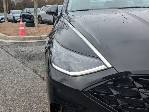 Used 2022 Hyundai Sonata Limited image 9