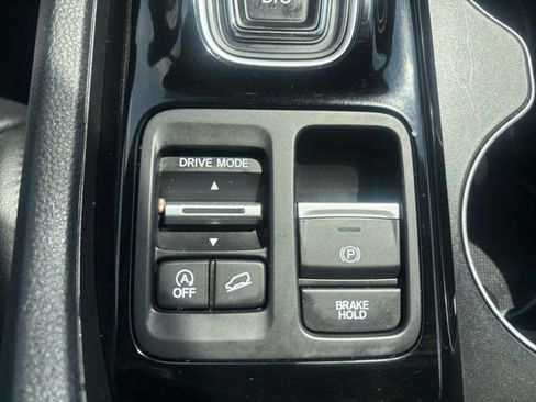Certified 2025 Honda Pilot EX-L image 17