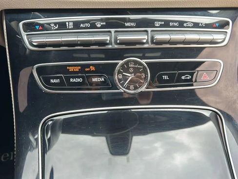 Used 2017 Mercedes-Benz E 300 4MATIC image 28