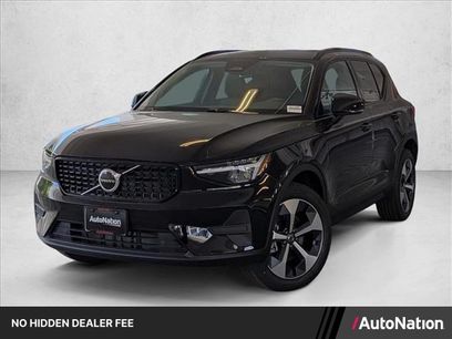 New 2026 Volvo XC40 B5 Core w/ Climate Package