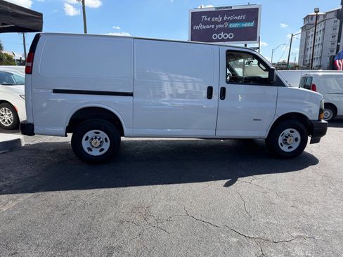 Used 2022 Chevrolet Express 2500 image 6