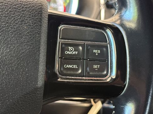 Used 2019 Dodge Grand Caravan SXT FWD image 25
