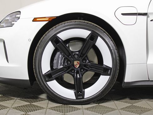 New 2026 Porsche Taycan image 41