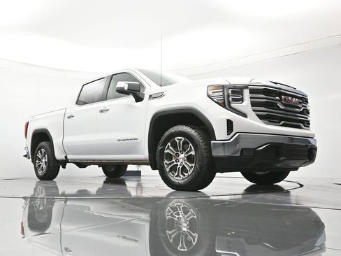 Used 2024 GMC Sierra 1500 SLT AWD/4WD image 39