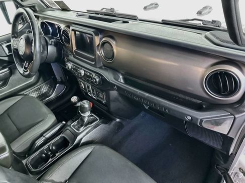 Used 2018 Jeep Wrangler Sport AWD/4WD image 29