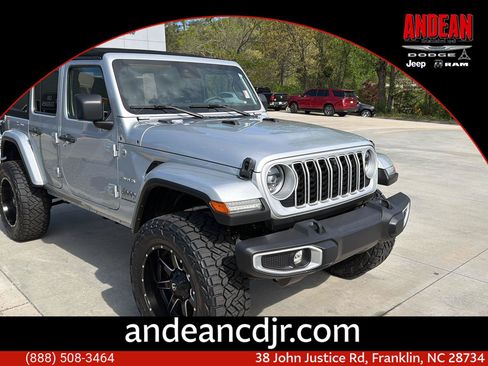 Used 2024 Jeep Wrangler Unlimited Sahara w/ Technology Group AWD/4WD image 1