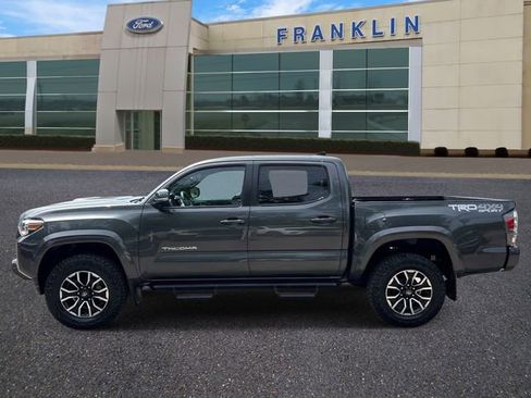 Used 2020 Toyota Tacoma TRD Sport AWD/4WD image 4