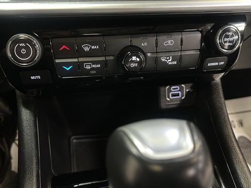 Certified 2022 Jeep Compass Latitude w/ Sun and Sound Group image 23