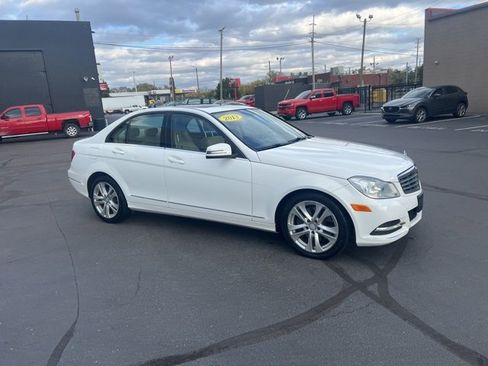 Used 2013 Mercedes-Benz C 300 4MATIC Sedan image 2