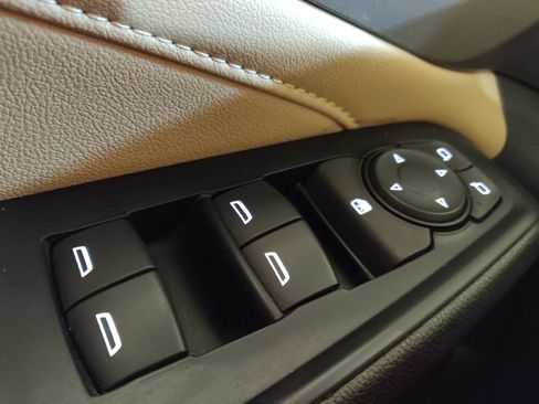 Used 2023 Chevrolet Traverse LS w/ Safety Package image 27