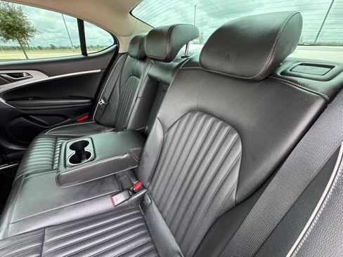 Used 2020 Genesis G70 2.0T w/ Elite Package RWD image 32