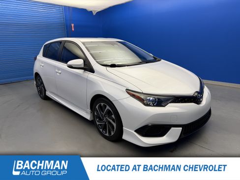 Used 2018 Toyota Corolla iM FWD image 1