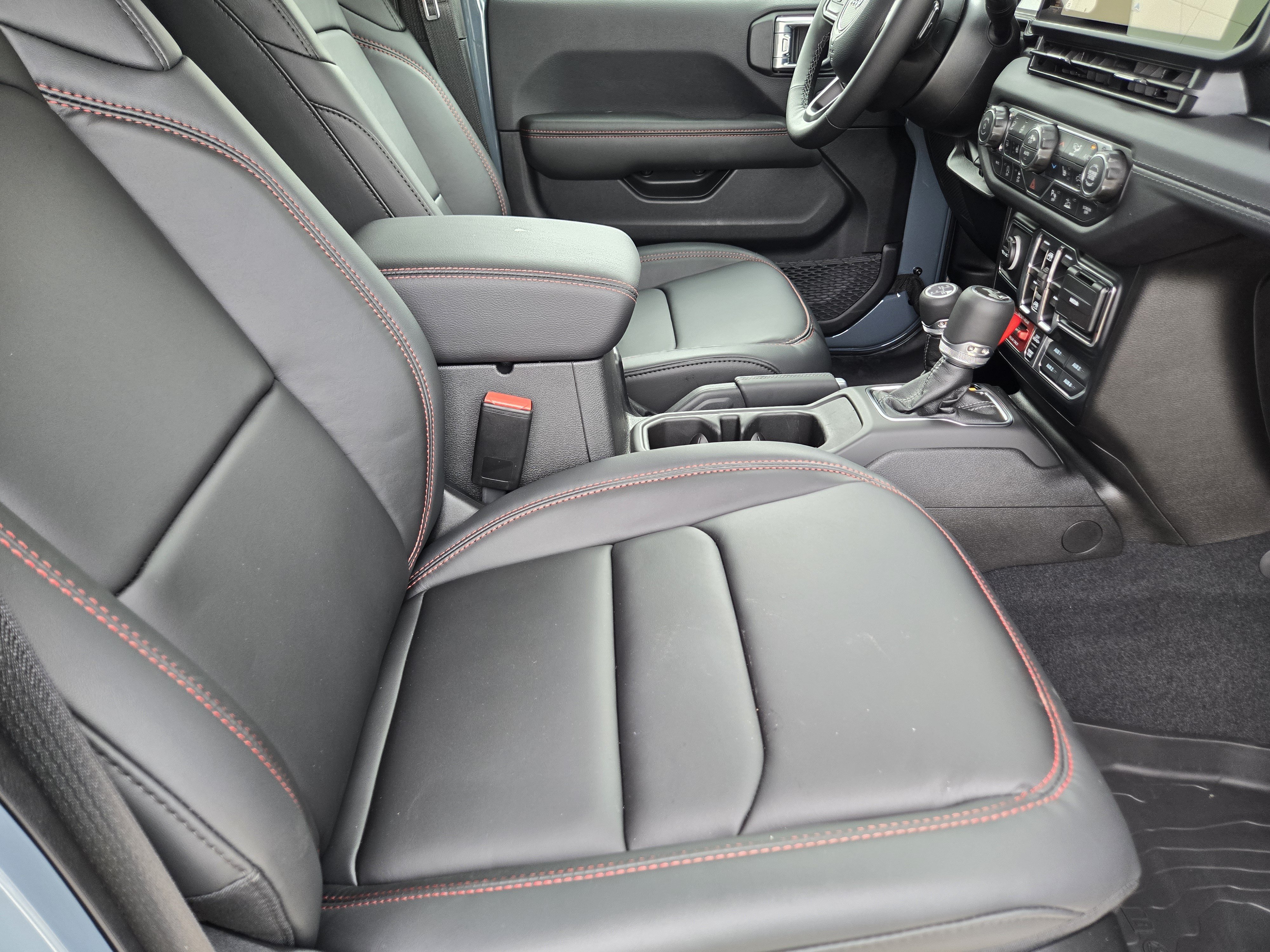 New 2026 Jeep Wrangler Unlimited Rubicon AWD/4WD image 13
