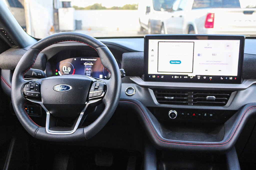 Used 2026 Ford Explorer ST-Line w/ ST-Line Street Pack RWD image 14