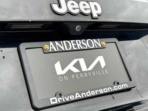 Used 2018 Jeep Renegade Sport w/ Power & Air Group image 16