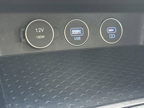 Used 2025 Genesis G70 2.5T AWD/4WD image 18