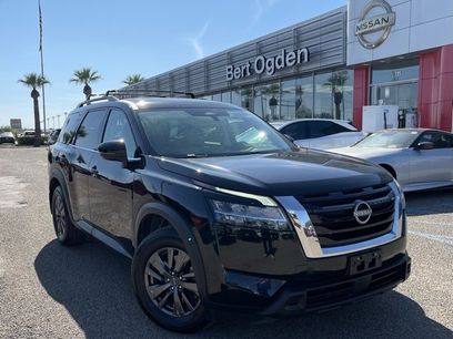 Certified 2022 Nissan Pathfinder SV