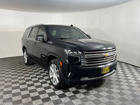Used 2021 Chevrolet Tahoe High Country w/ Premium Package image 3