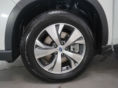 Used 2024 Subaru Ascent Premium w/ Convenience Package image 31