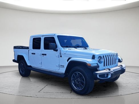 Used 2021 Jeep Gladiator Overland w/ Popular Equipment Package AWD/4WD image 1