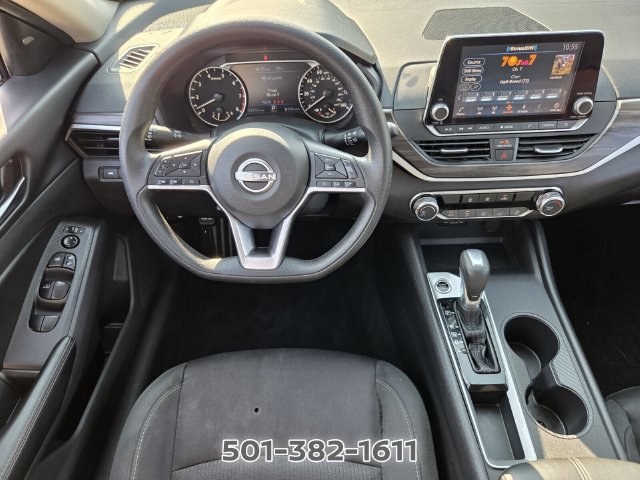 Used 2025 Nissan Altima 2.5 SV FWD image 12