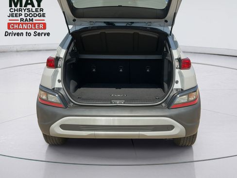 Used 2023 Hyundai Kona SEL AWD/4WD image 13